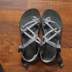 chacos hiking sandals